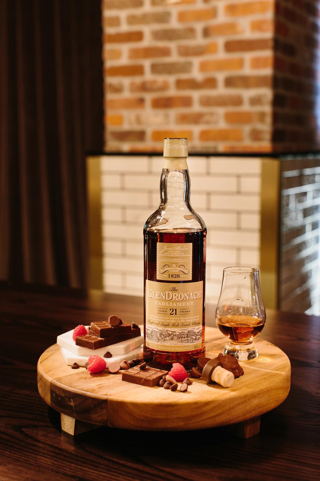 THE GLENDRONACH SINGLE MALT SCOTCH WHISKY PARLIAMENT AGED 21 YEARS