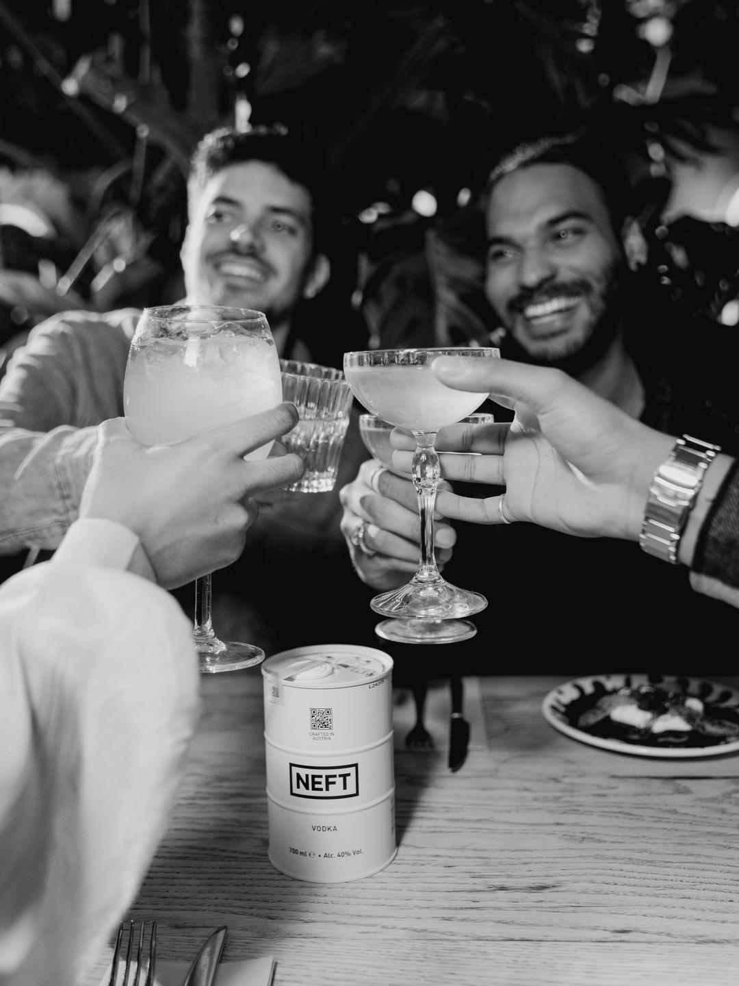 NEFT VODKA WHITE BARREL