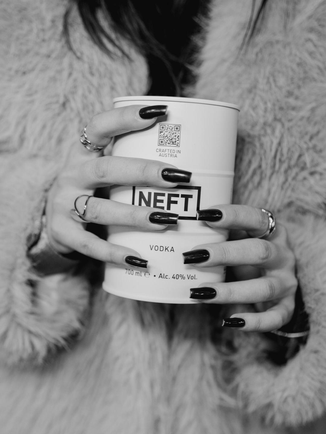 NEFT VODKA WHITE BARREL