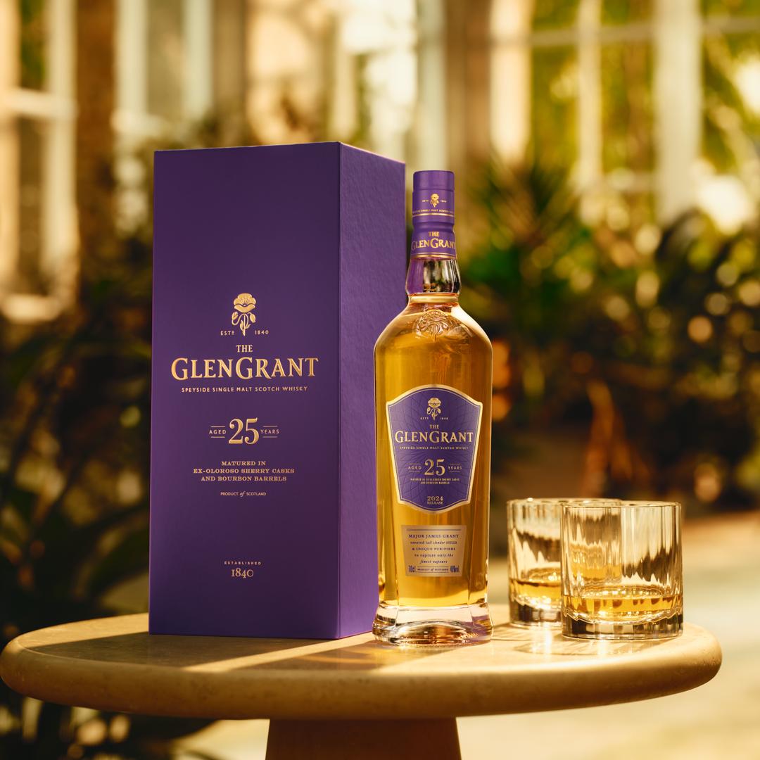 THE GLEN GRANT 25 YEAR OLD SINGLE MALT SCOTCH