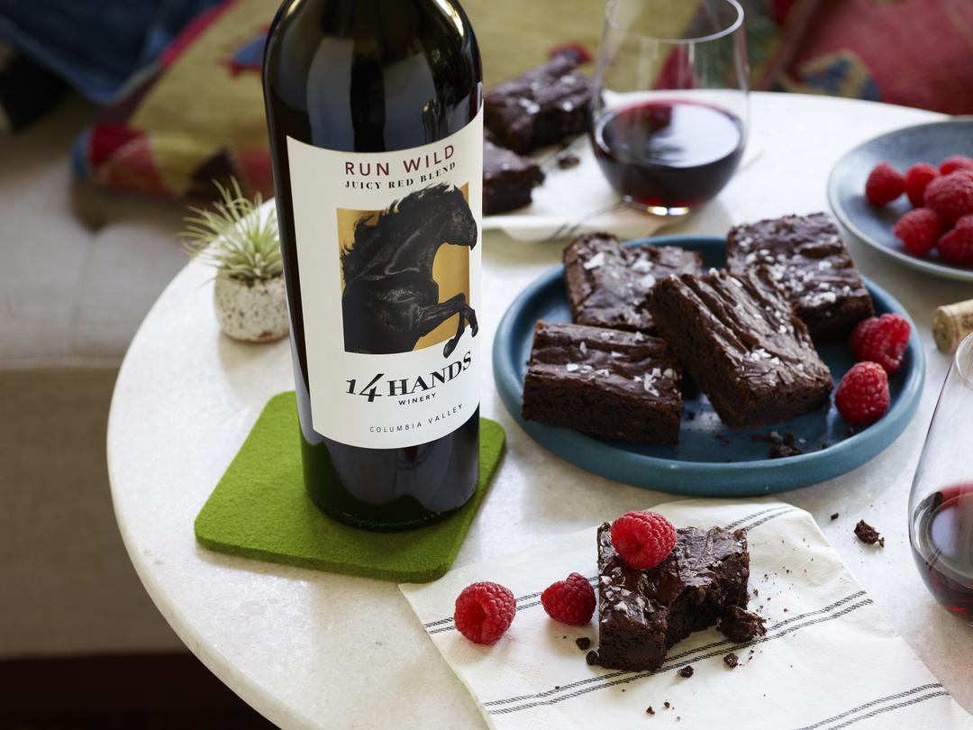 14 HANDS RUN WILD RED BLEND