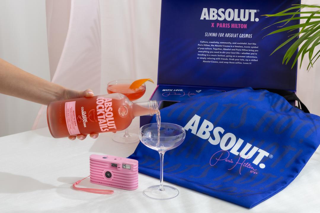 PARIS HILTON X ABSOLUT® COSMO COLLECTION
