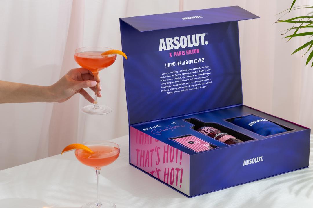 PARIS HILTON X ABSOLUT® COSMO COLLECTION