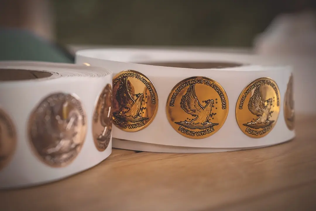 FLYING WHALE GOLD WINE