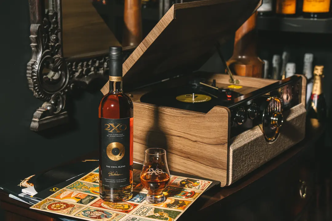2XO THE VINYL BLEND KENTUCKY STRAIGHT BOURBON WHISKEY