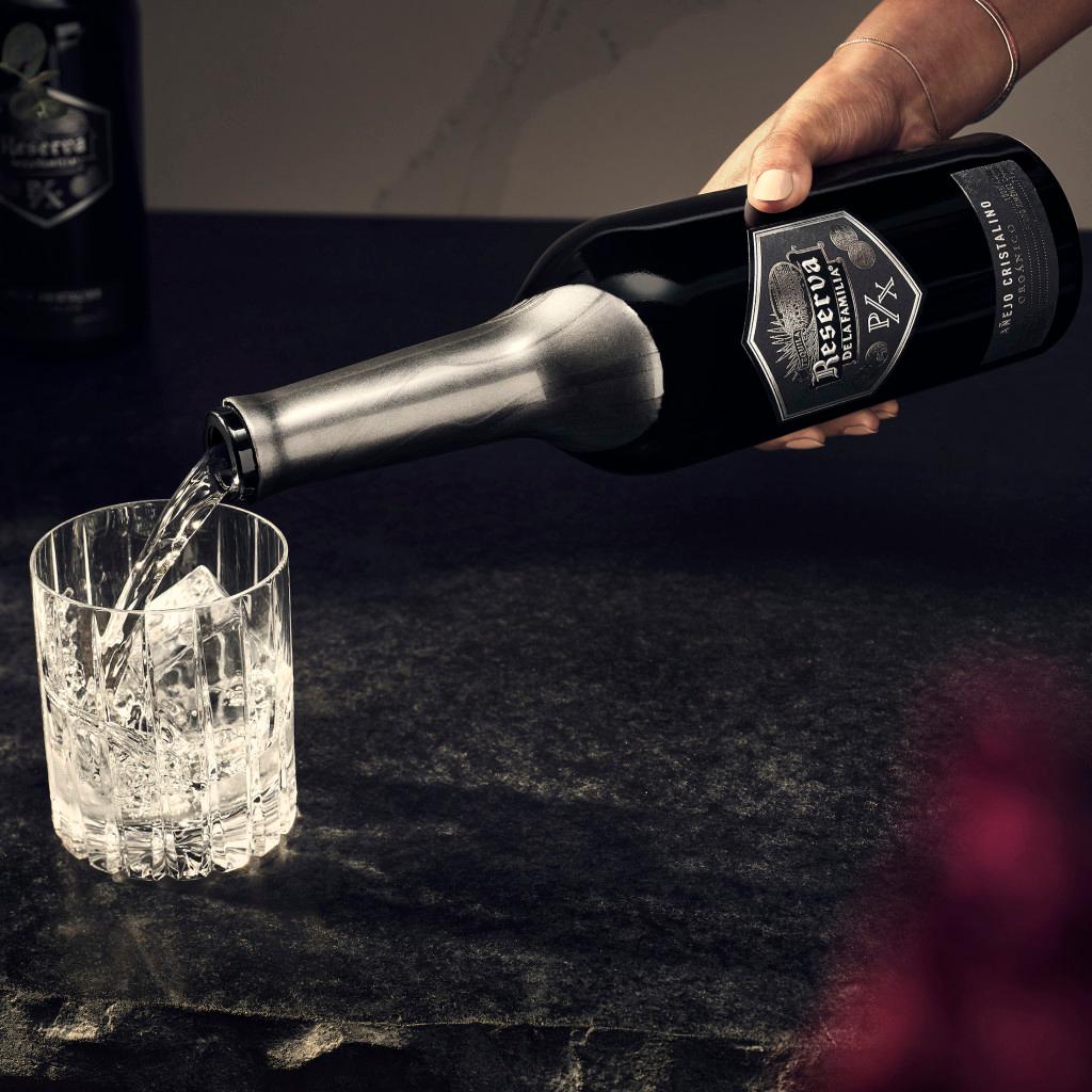 RESERVA DE LA FAMILIA® AÑEJO CRISTALINO ORGANICO TEQUILA