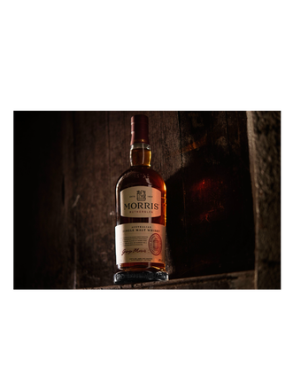 MORRIS Australian Single Malt Signature Whisky - Lifestyle