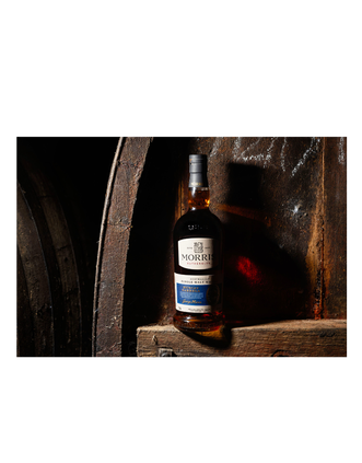 MORRIS Australian Single Malt Muscat Barrel Whisky - Lifestyle