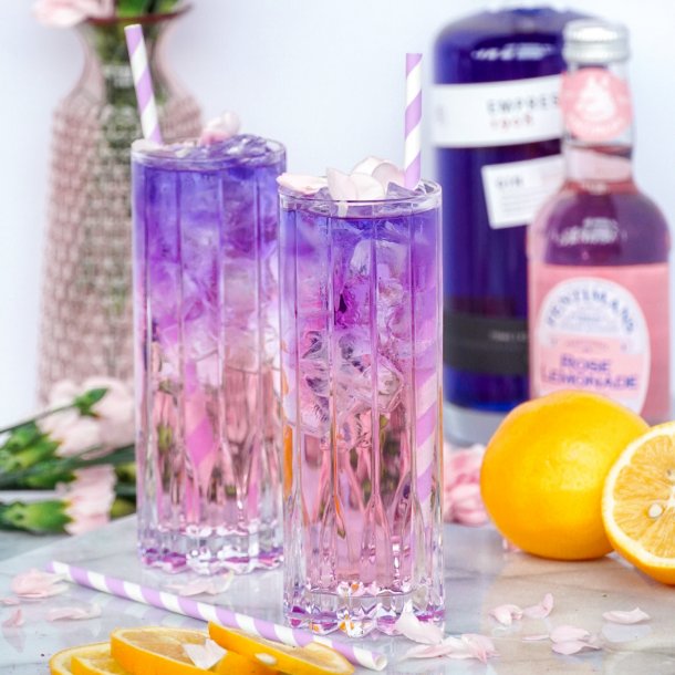 <h2>Empress 1908 Rose Lemonade</h2><p>This delicious two-ingredient cocktail is sure to win the newlyweds’ hearts.</p>