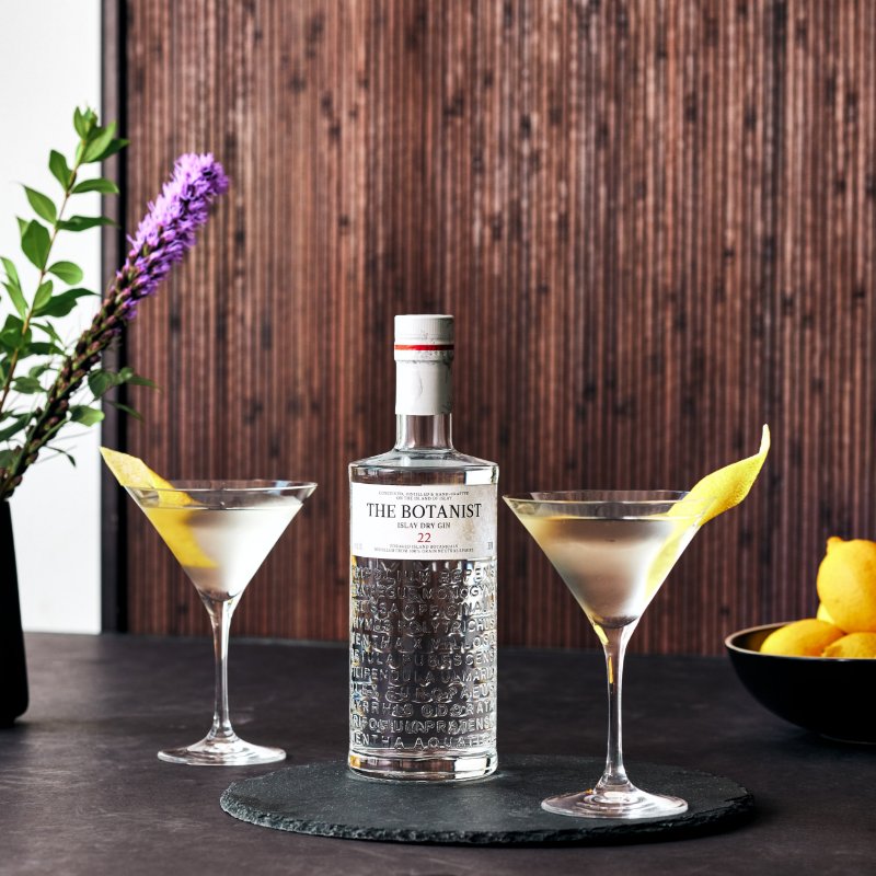 <h2>The Botanist Martini&nbsp;</h2><p>The Martini was and still is more than just a cocktail. James Bond made it a crystalline signifier of sophistication and the quintessential beverage of adulthood. And because they’re so easy to make, they’re a home bartender’s best friend.&nbsp;</p>